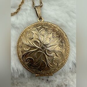 Vintage Floral Engraved Gold Locket Necklace